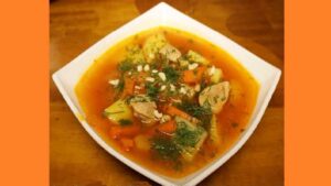 Суп з картоплею у мультиварці. Фото