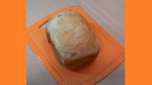 Ореховый хлеб в хлебопечке Горіховий хліб у хлібопічці.Фото