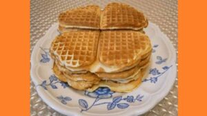 Вафли на смальце в вафельнице. Фото