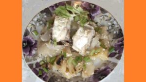 Окунь з овочами у духовці. Фото