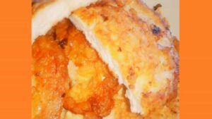 Свинячі відбивні у клярі на сковороді. Фото