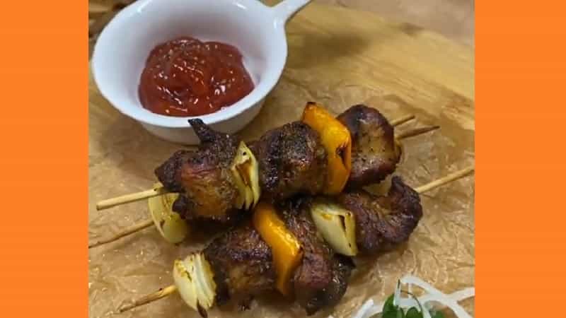 Шашлык из индейки в духовке. Фото Шашлык из индейки в духовке. Фото