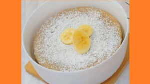 Шарлотка с бананами в микроволновке. Фото