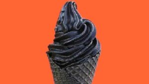 Чорне морозиво в домашніх умовах Чорне морозиво в домашніх умовах. Фото