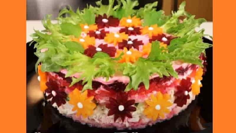 Вкусный и красивый салат на праздник. Фото