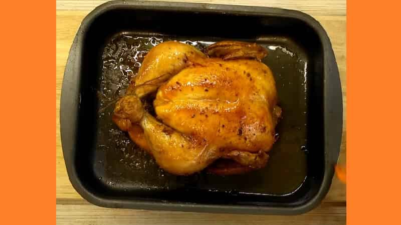 Курица запеченная со специями в духовке. Фото Курица запеченная со специями в духовке. Фото