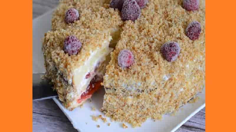 Торт зі сметанним кремом у духовці. Фото