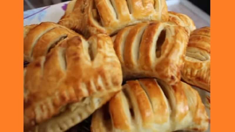 Слойки с яблоками в духовке. Фото Слойки с яблоками в духовке. Фото