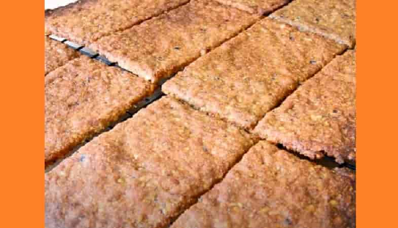 Хлебцы ржаные из цельнозерновой муки в духовке. Фото