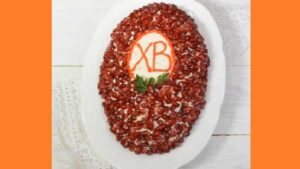 Пасхальний салат на Великдень. Фото