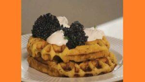 Картофельные вафли в вафельнице. Для закусок Картофельные вафли в вафельнице. Фото