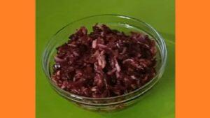 Салат с тунцом и свеклой для перекусов Салат с тунцом и свеклой. Фото