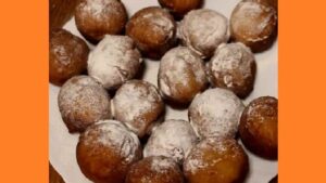 Бананові пончики у фритюрі. Фото