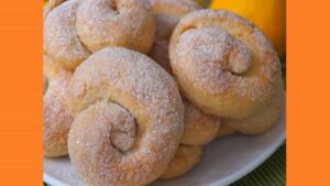 Домашнє цукрове печиво на кефірі Домашнє цукрове печиво на кефірі. Фото