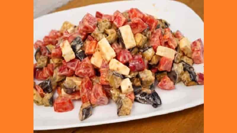 Салат с баклажанами и помидорами. Фото Салат с баклажанами и помидорами. Фото