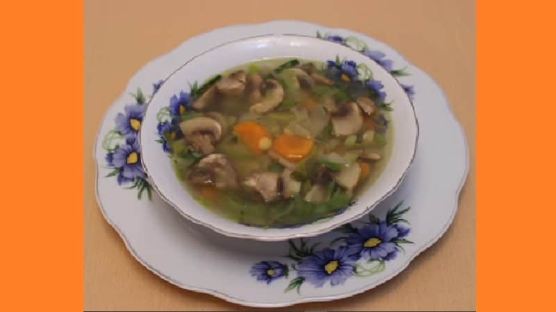 Гороховый суп с грибами. Фото