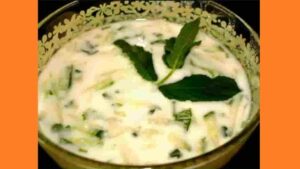 Холодний суп з огірків на кефірі Холодний суп з огірків на кефірі. Фото