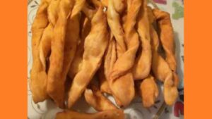 Хворост на молоці з горілкою. Фото