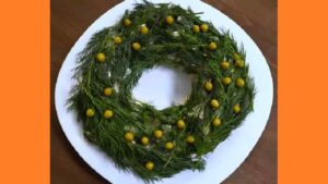 Салат Олів'є з креветками. Фото