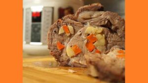 Буженина зі свинини в мультиварці. Фото