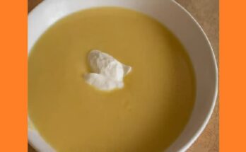 Суп пюре із цвітної капусти з молоком. Фото
