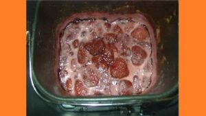 Варенье в хлебопечке из клубники Варення в хлібопічці з полуниці. Фото