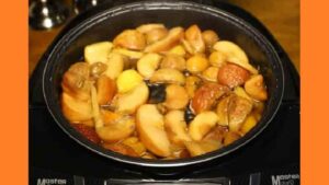 Компот із яблук у мультиварці. Фото