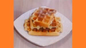 Песочные вафли в вафельнице. Фото