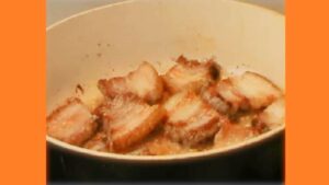 Свиняча грудинка на сковороді Свиняча грудинка на сковороді. Фото