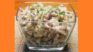 Салат із курячих шлунків. Фото