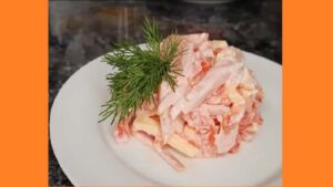 Салат із шинкою та сиром Салат з шинкою та сиром. Фото