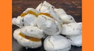 Безе в духовке с орехами и шоколадом. Фото